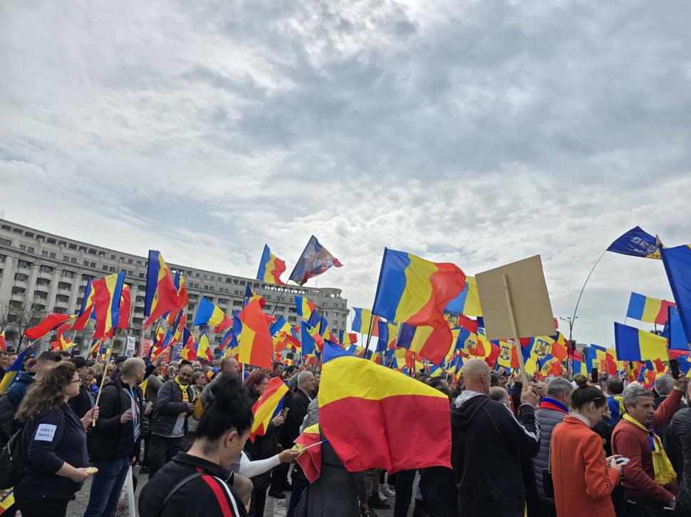 Cum l-au așteptat degeaba adepții lui Călin Georgescu de ziua lui: „Eu refuz sa cred că am fost abandonați” 960479