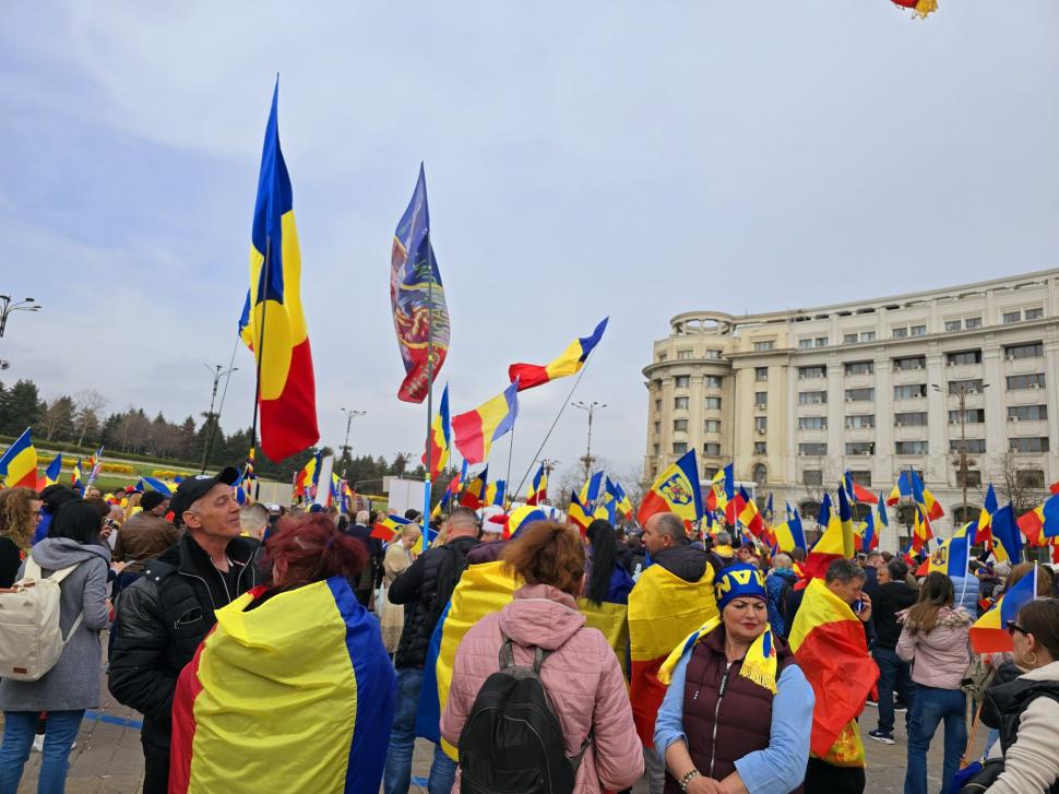 Cum l-au așteptat degeaba adepții lui Călin Georgescu de ziua lui: „Eu refuz sa cred că am fost abandonați” 960482