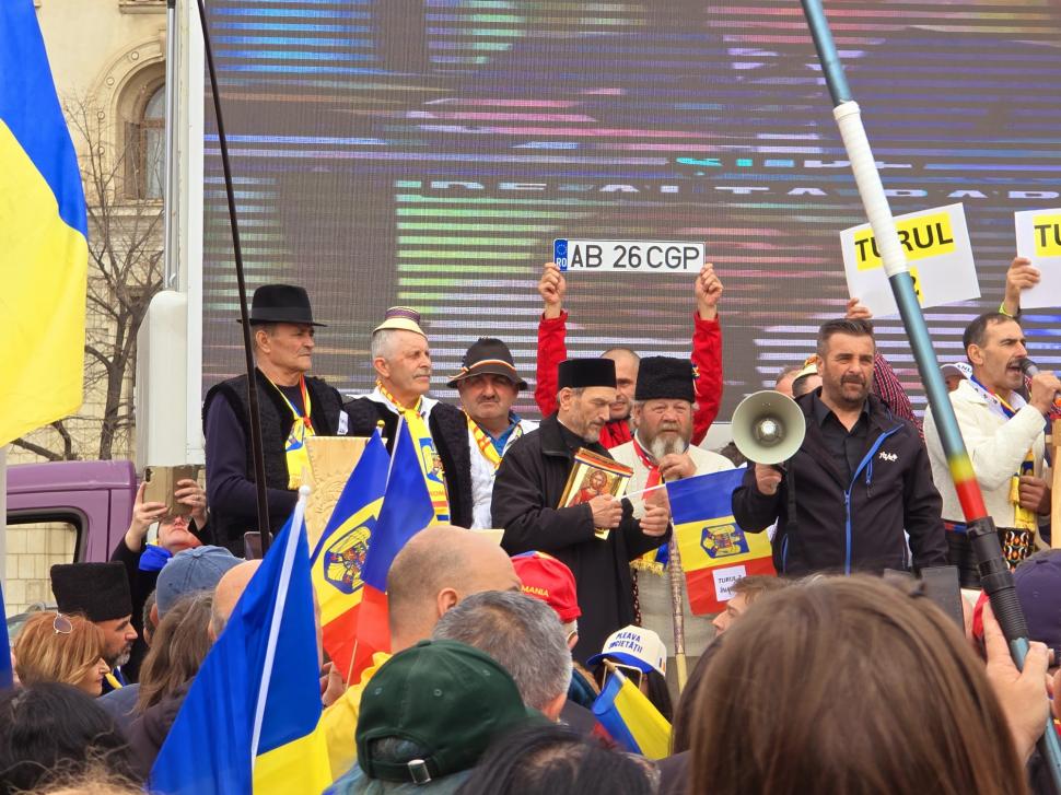 Cum l-au așteptat degeaba adepții lui Călin Georgescu de ziua lui: „Eu refuz sa cred că am fost abandonați” 960484