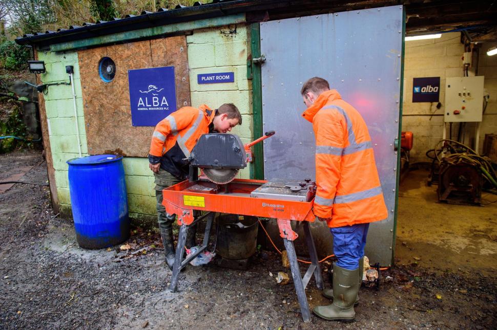 Mina de unde era scos „aurul regilor” s-a redeschis după zeci de ani de când galeriile au fost inundate 960315