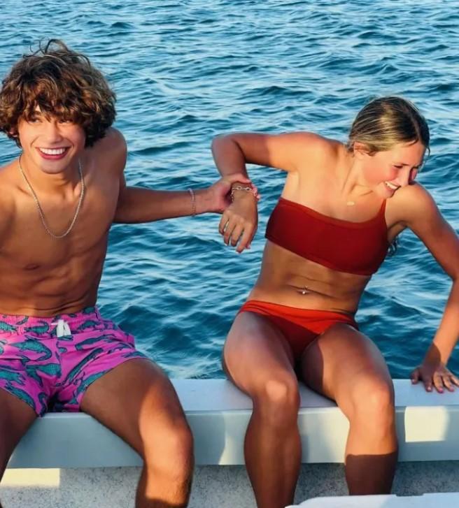 Moartea ciudată a unui tânăr, vedetă pe TikTok, la doar 16 ani. Anunțul a fost făcut de familia lui 960274