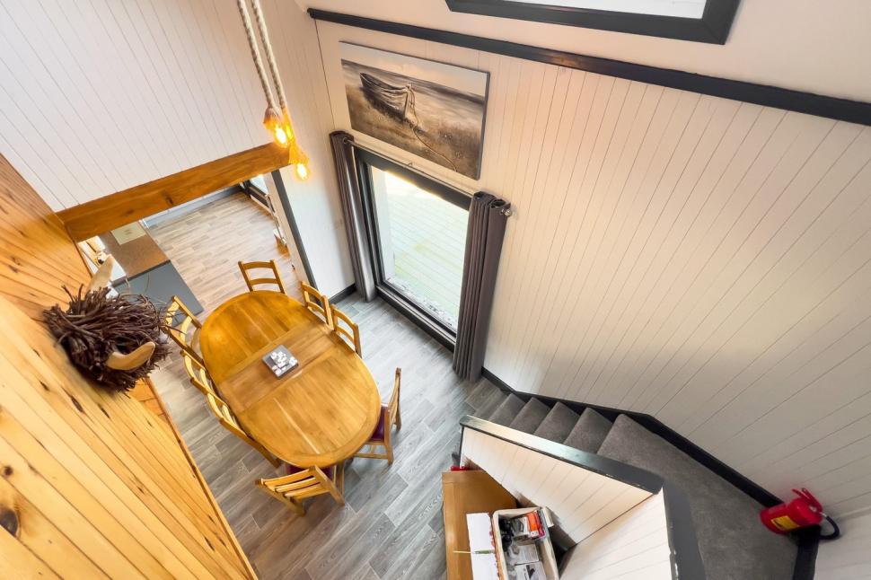 Oamenii sunt fascinați de această casă de vacanță scoasă la vânzare la un preț incredibil. Există, însă, o problemă 960618