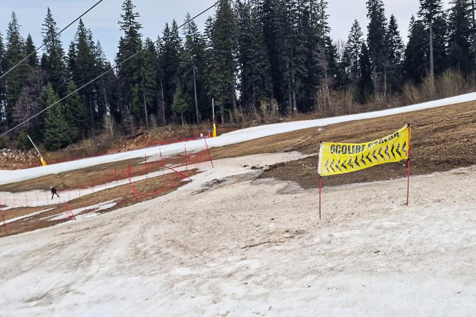 Final de sezon de schi în România: Pârtiile din Poiana Brașov s-au închis înainte de data oficială. Cum arată acum domeniul schiabil 960786