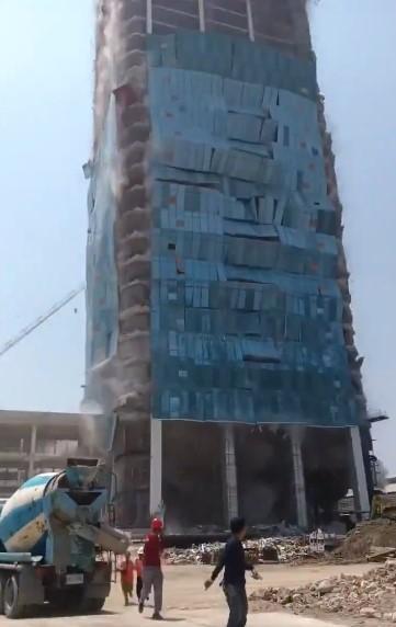 Momentul în care un zgârie nori din Bangkok se prăbușește după cutremurul de 7,7. Piscinele de pe hoteluri s-au revărsat în stradă 960832