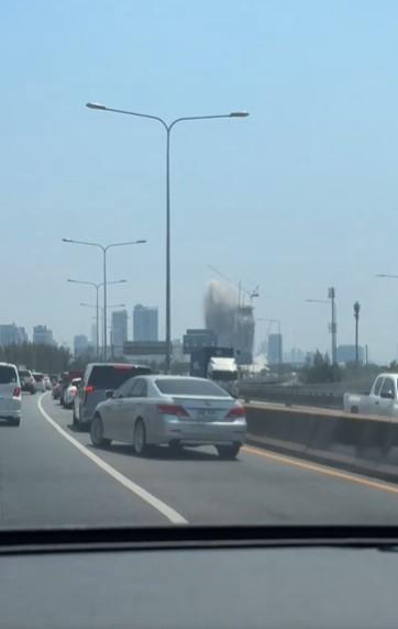 Momentul în care un zgârie nori din Bangkok se prăbușește după cutremurul de 7,7. Piscinele de pe hoteluri s-au revărsat în stradă 960840