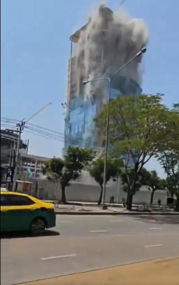 Momentul în care un zgârie nori din Bangkok se prăbușește după cutremurul de 7,7. Piscinele de pe hoteluri s-au revărsat în stradă 960844
