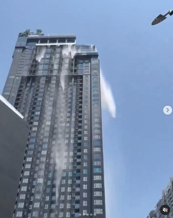 Momentul în care un zgârie nori din Bangkok se prăbușește după cutremurul de 7,7. Piscinele de pe hoteluri s-au revărsat în stradă 960846