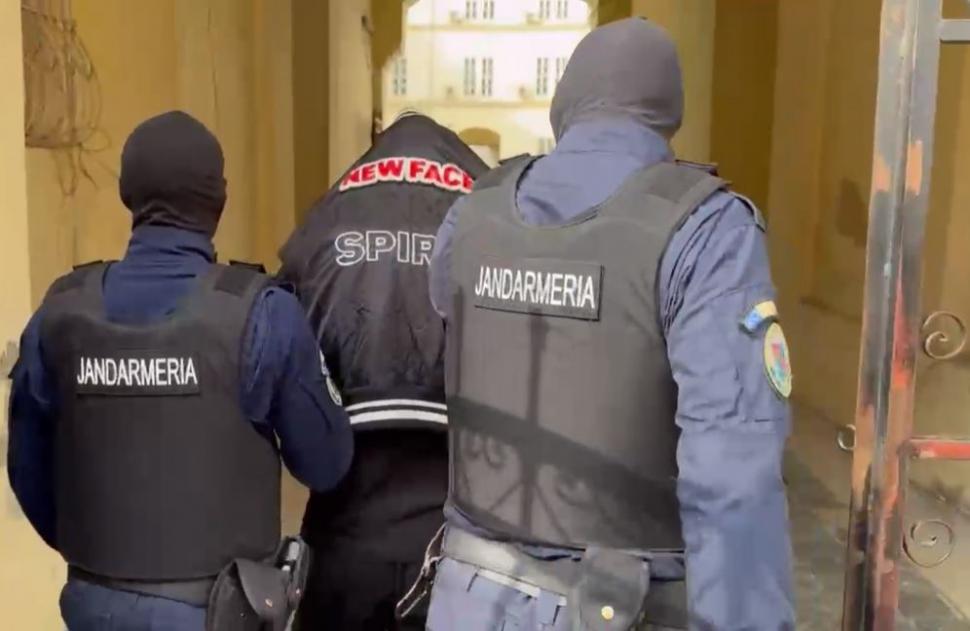 Comisar-șef de poliție din Timişoara, arestat pentru 30 de zile după ce și-ar fi pus casa la dispoziția traficanților de droguri 961342