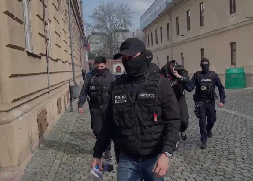 Comisar-șef de poliție din Timişoara, arestat pentru 30 de zile după ce și-ar fi pus casa la dispoziția traficanților de droguri 961343