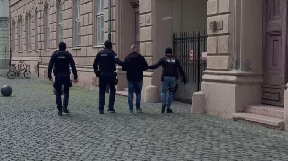 Comisar-șef de poliție din Timişoara, arestat pentru 30 de zile după ce și-ar fi pus casa la dispoziția traficanților de droguri 961344