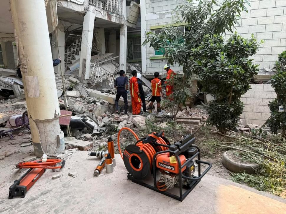 Două cutremure mari au lovit din nou Myanmar, unde sunt peste 1.700 de morți după seismul de vineri 961298