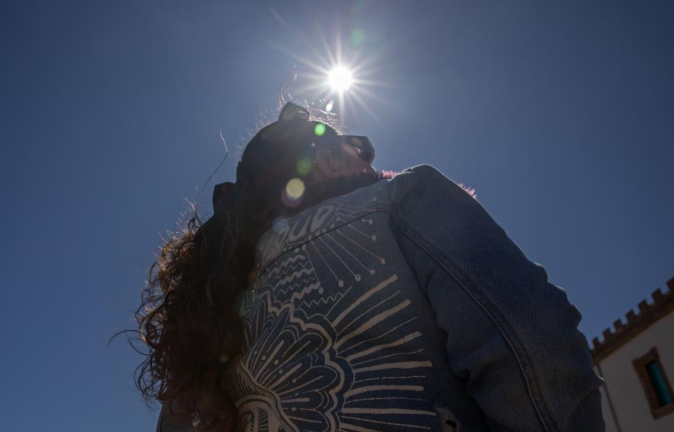 Imagini spectaculoase cu eclipsa parțială de soare. Cum s-a văzut din mai multe țări de pe glob 961254