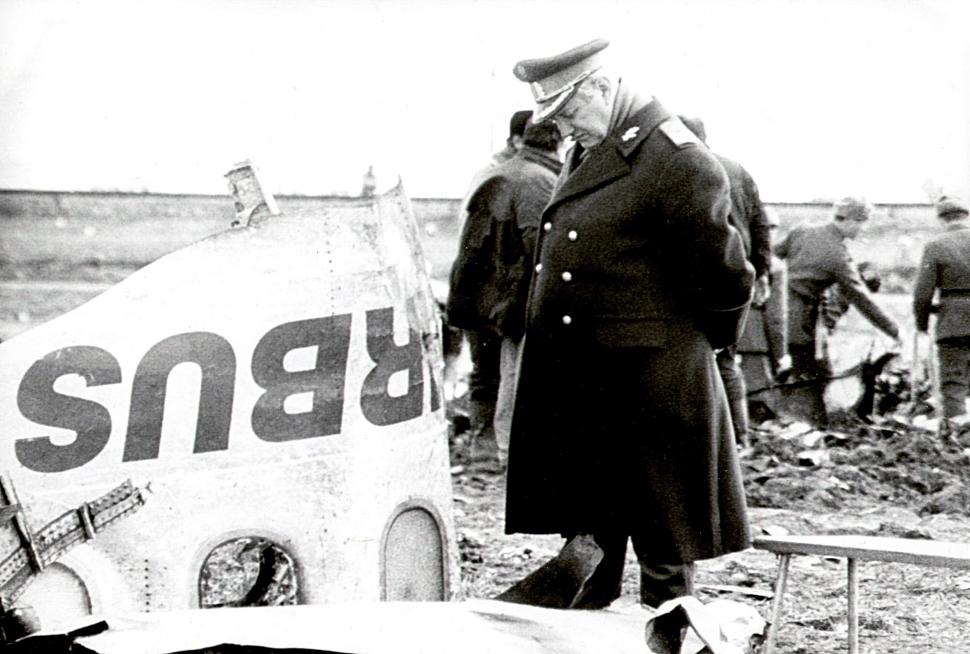 30 de ani de la catastrofa aviatică de la Baloteşti: Prăbușirea avionului Tarom în apropierea Aeroportului Otopeni 960803