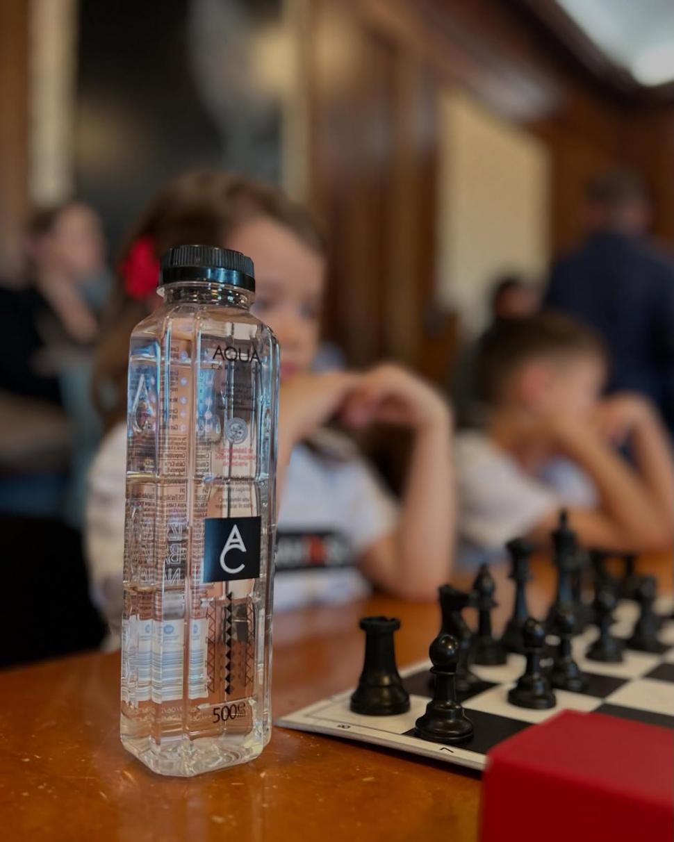 AQUA Carpatica și Sah in Scoala – hidratăm și creștem performanța în sportul minții 961591