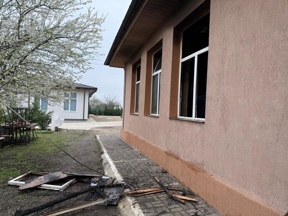Incendiu la o școală din județul Galați. Au ars materialele școlare și mobilierul dintr-o sală de clasă 961381