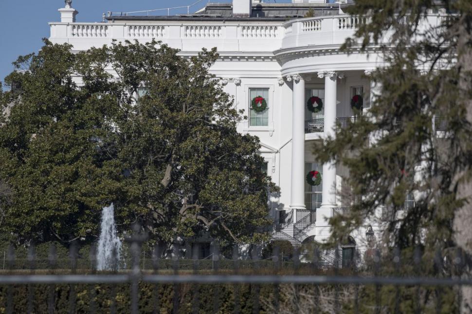 Trump anunță că va fi tăiat cel mai bătrân copac de la Casa Albă, plantat de predecesorul său, Andrew Jackson: "Toate au un sfârșit" 961367