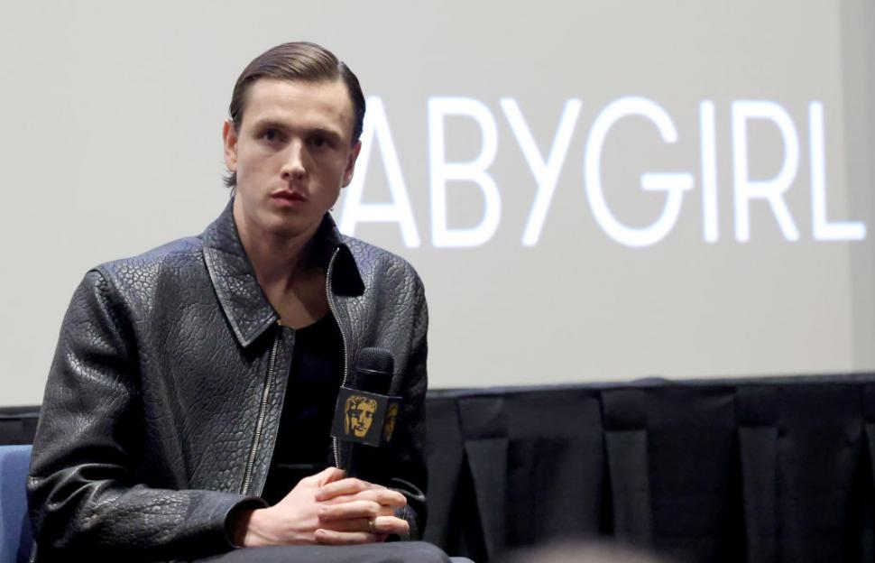 Cine sunt actorii care îi vor interpreta pe membrii Beatles în filmele realizate de un regizor de Oscar 961778