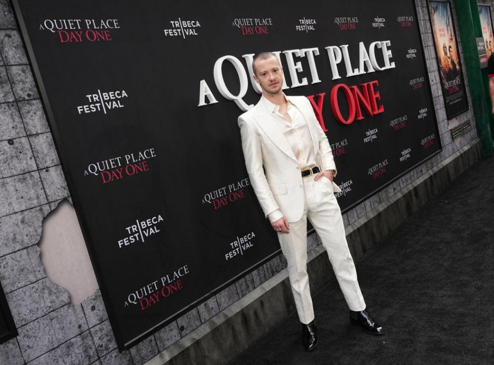 Cine sunt actorii care îi vor interpreta pe membrii Beatles în filmele realizate de un regizor de Oscar 961779