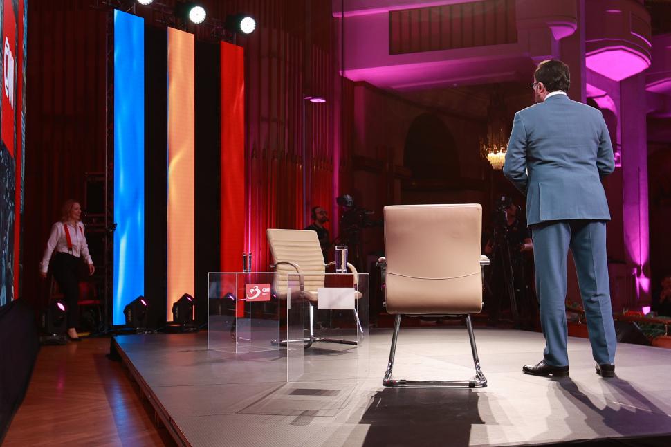 Culisele dezbaterii prezidențiale cu Elena Lasconi. Ce nu s-a văzut la televizor 962018