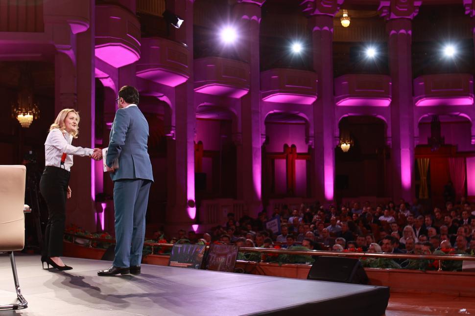 Culisele dezbaterii prezidențiale cu Elena Lasconi. Ce nu s-a văzut la televizor 962020