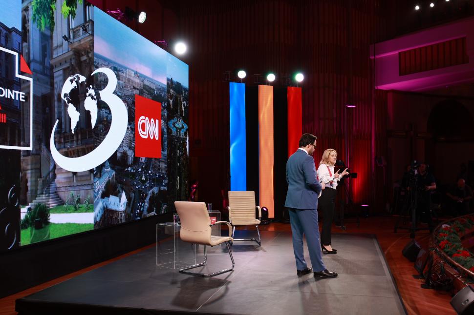 Culisele dezbaterii prezidențiale cu Elena Lasconi. Ce nu s-a văzut la televizor 962021