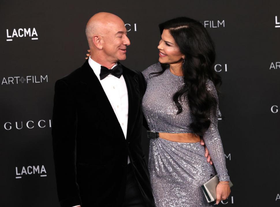 Jeff Bezos și Lauren Sànchez au făcut o vizită fulger la Veneţia, ca să facă ultimele pregătiri pentru nunta din iunie 962117