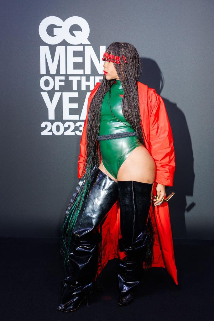 Cântăreața Erykah Badu a șocat cu costumul ei la premiile Billboard. Ținuța are, însă, un mesaj ascuns  962492