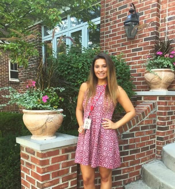 O profesoară a fost arestată după ce s-a aflat ce i-a făcut unui elev. Ea susține că este o țintă pentru că „arată prea bine” 962560