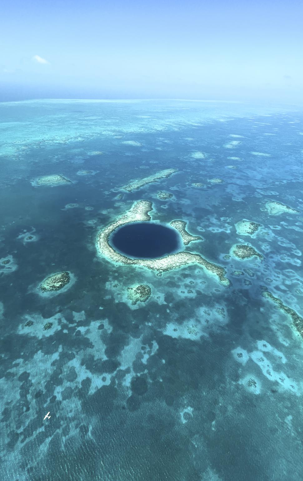 Oamenii de știință au forat în Marea Gaură Albastră din Belize și au descoperit un trend îngrijorător: Are legătură și cu La Niña 962318