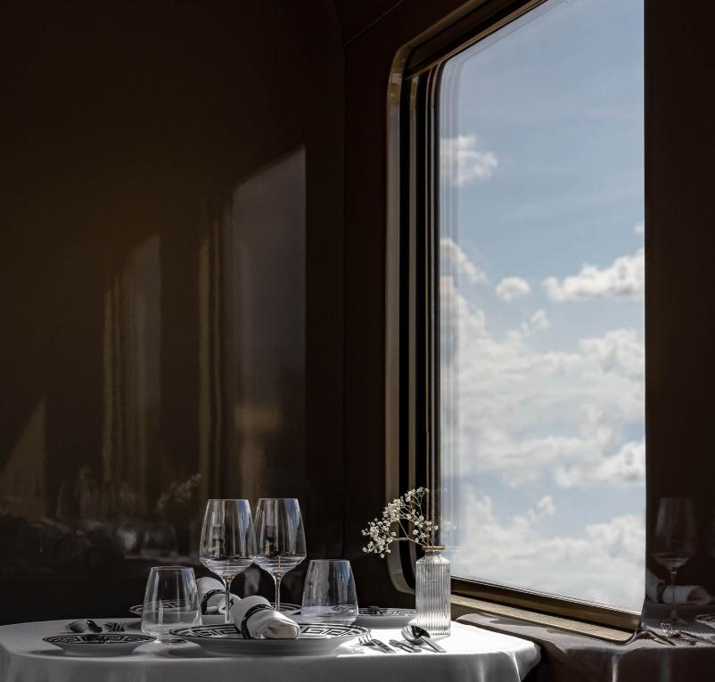 Trenul de lux "Dolce Vita Orient Express" a fost inaugurat în Italia. Cel mai ieftin bilet costă cât șapte salarii minime în România 962739