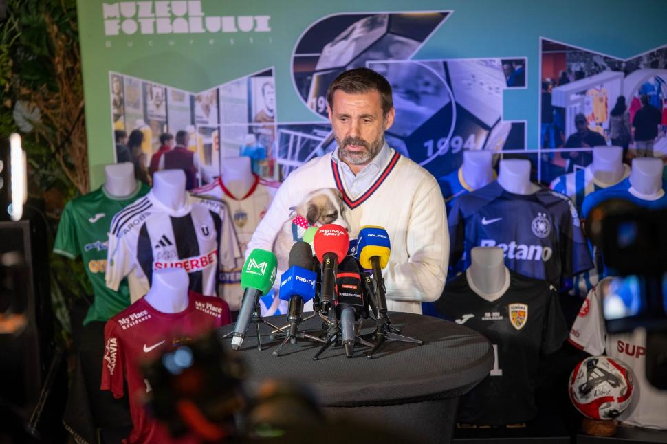 Zeci de mii de euro, strânși pentru câinii din adăposturi la licitația tricourilor de fotbaliști 963007