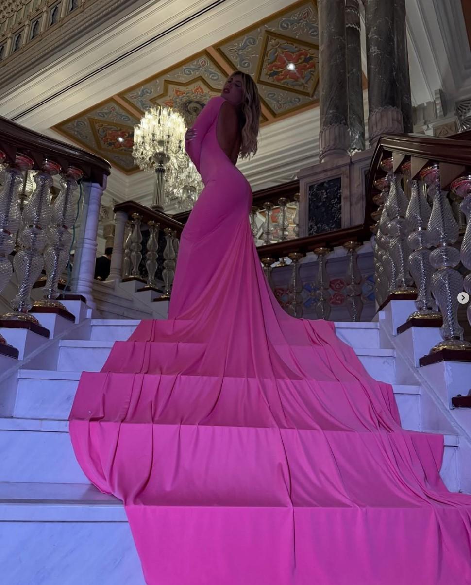 Disperată după ce instanţa i-a închis conturile, o fostă soţie de fotbalist și-a făcut profil pe OnlyFans  963210