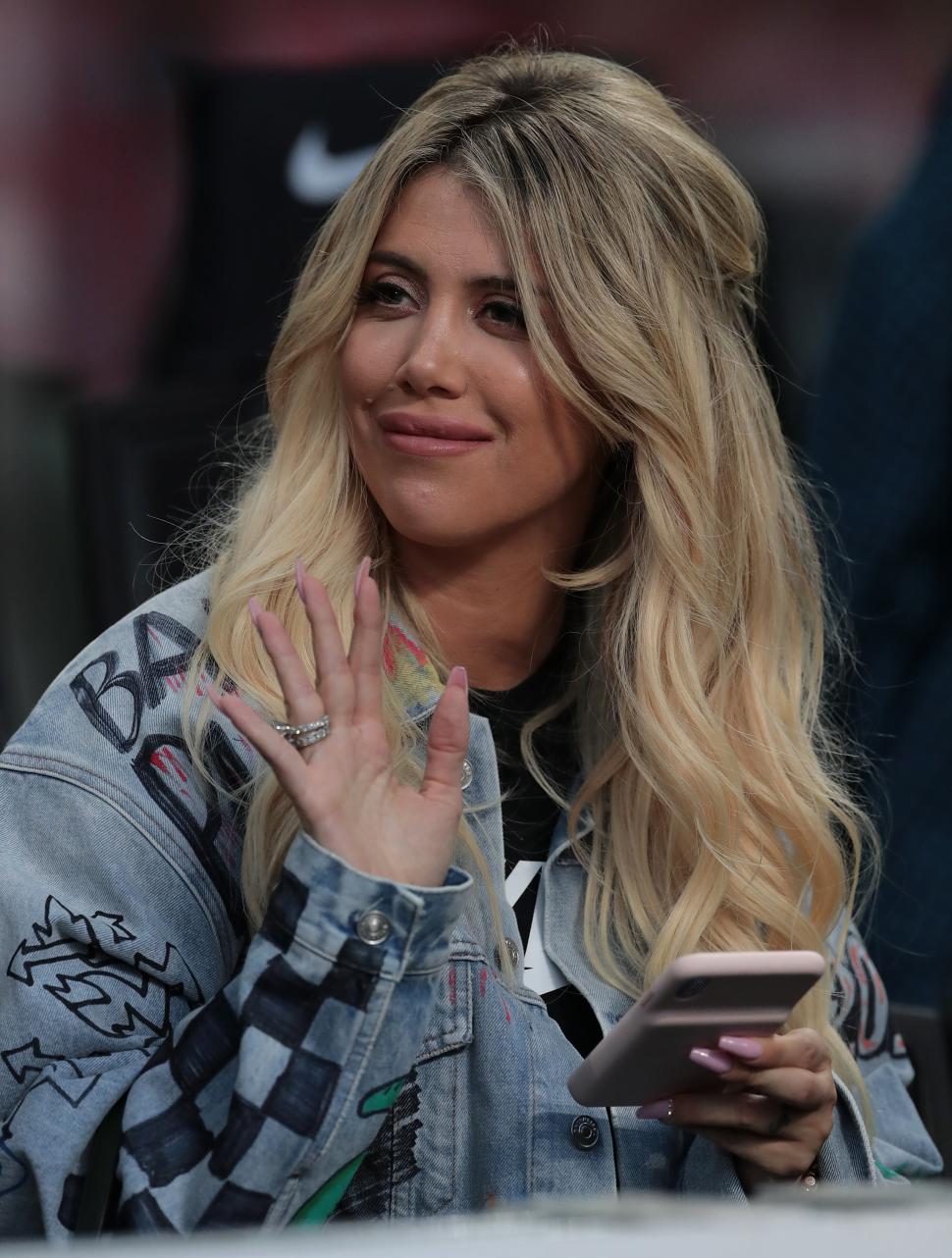 Disperată după ce instanţa i-a închis conturile, o fostă soţie de fotbalist și-a făcut profil pe OnlyFans  963217