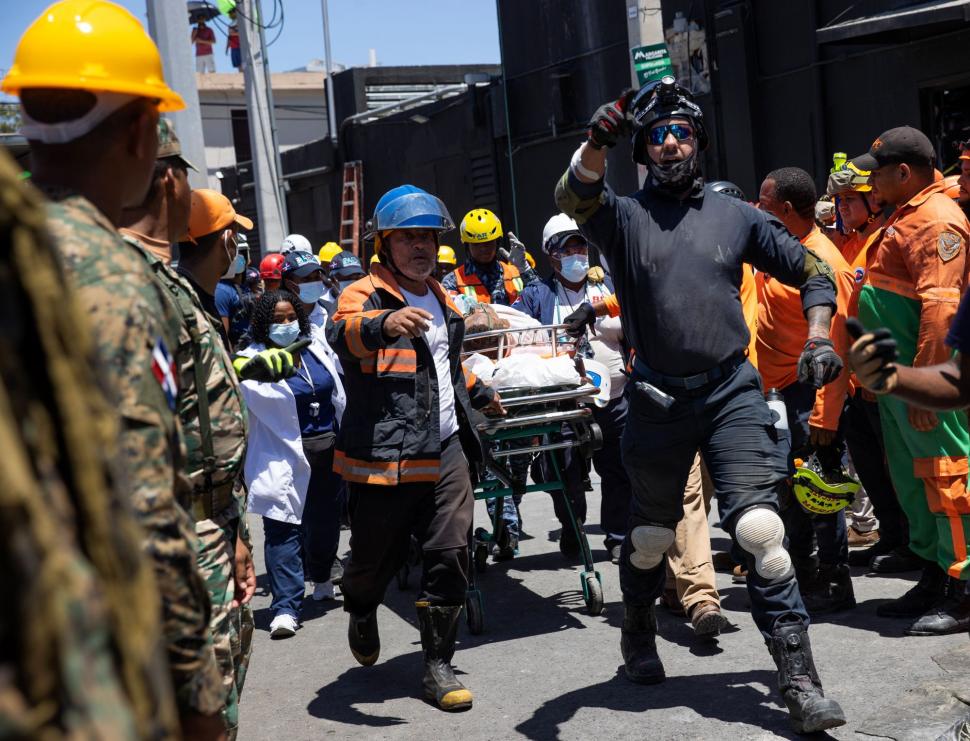 98 de morți și peste 150 de răniți după ce acoperișul unui club din Republica Dominicană s-a prăbușit în timpul unui concert   963523