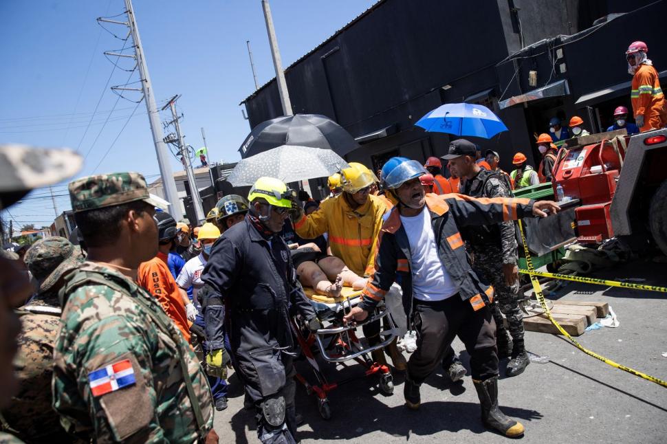 98 de morți și peste 150 de răniți după ce acoperișul unui club din Republica Dominicană s-a prăbușit în timpul unui concert   963525