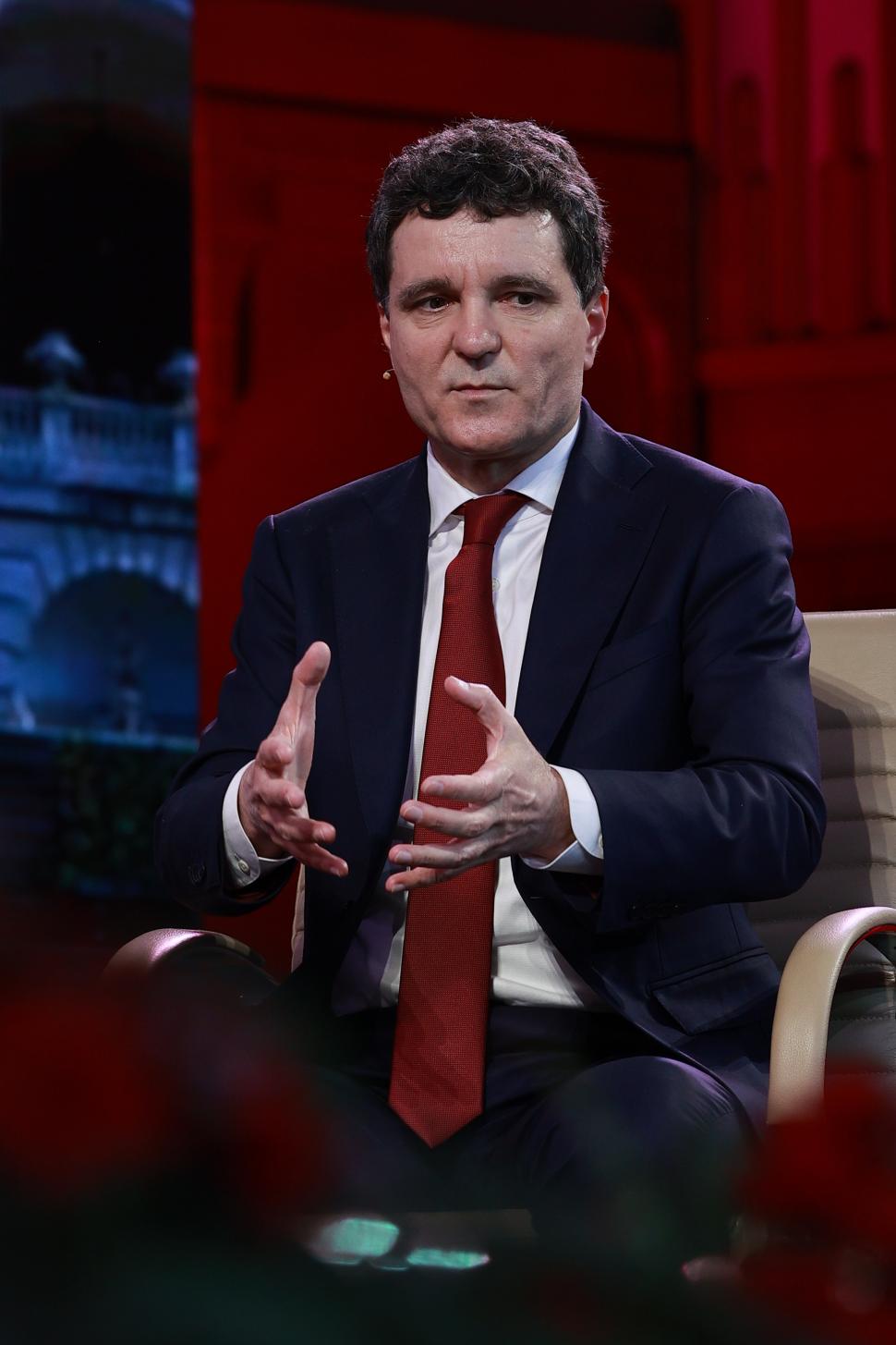 Din culisele dezbaterii-maraton „Un președinte în fața Națiunii”. Crin Antonescu și Nicușor Dan, în cea mai tensionată zi de campanie 963838