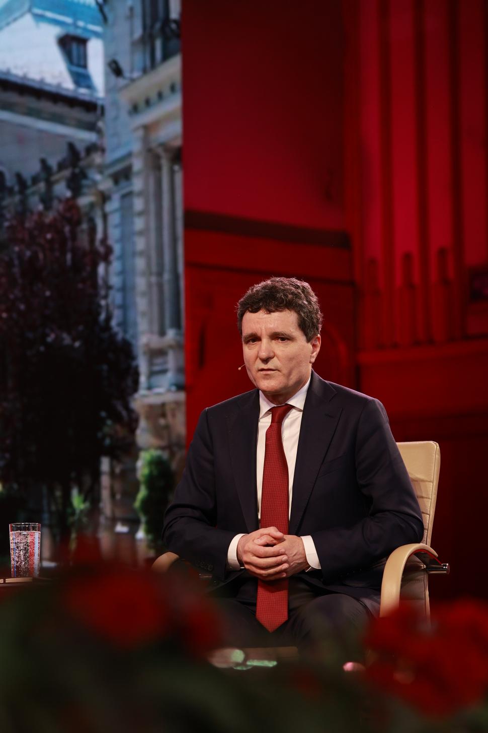 Din culisele dezbaterii-maraton „Un președinte în fața Națiunii”. Crin Antonescu și Nicușor Dan, în cea mai tensionată zi de campanie 963840