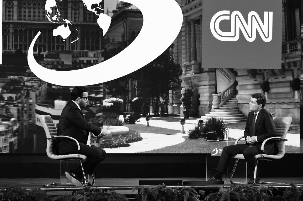 Din culisele dezbaterii-maraton „Un președinte în fața Națiunii”. Crin Antonescu și Nicușor Dan, în cea mai tensionată zi de campanie 963845