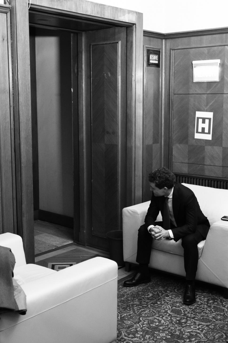 Din culisele dezbaterii-maraton „Un președinte în fața Națiunii”. Crin Antonescu și Nicușor Dan, în cea mai tensionată zi de campanie 963849