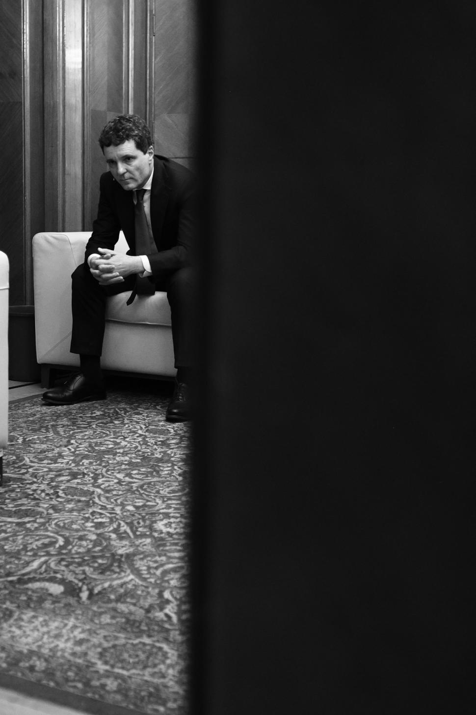 Din culisele dezbaterii-maraton „Un președinte în fața Națiunii”. Crin Antonescu și Nicușor Dan, în cea mai tensionată zi de campanie 963850