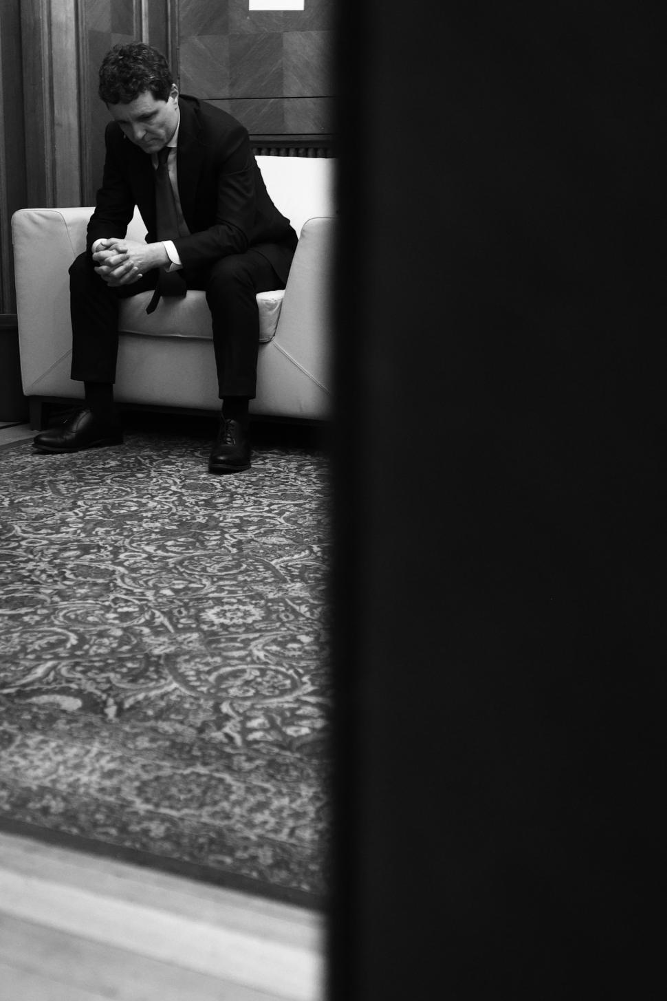 Din culisele dezbaterii-maraton „Un președinte în fața Națiunii”. Crin Antonescu și Nicușor Dan, în cea mai tensionată zi de campanie 963851