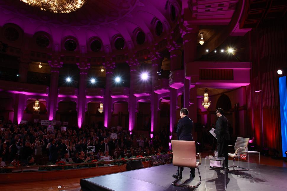 Din culisele dezbaterii-maraton „Un președinte în fața Națiunii”. Crin Antonescu și Nicușor Dan, în cea mai tensionată zi de campanie 963854