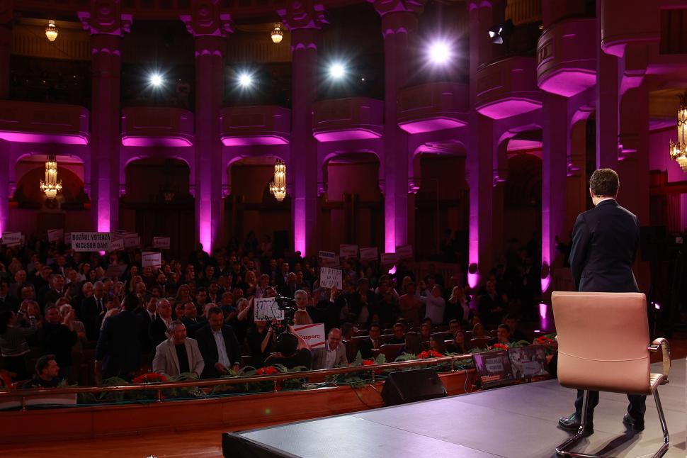 Din culisele dezbaterii-maraton „Un președinte în fața Națiunii”. Crin Antonescu și Nicușor Dan, în cea mai tensionată zi de campanie 963856