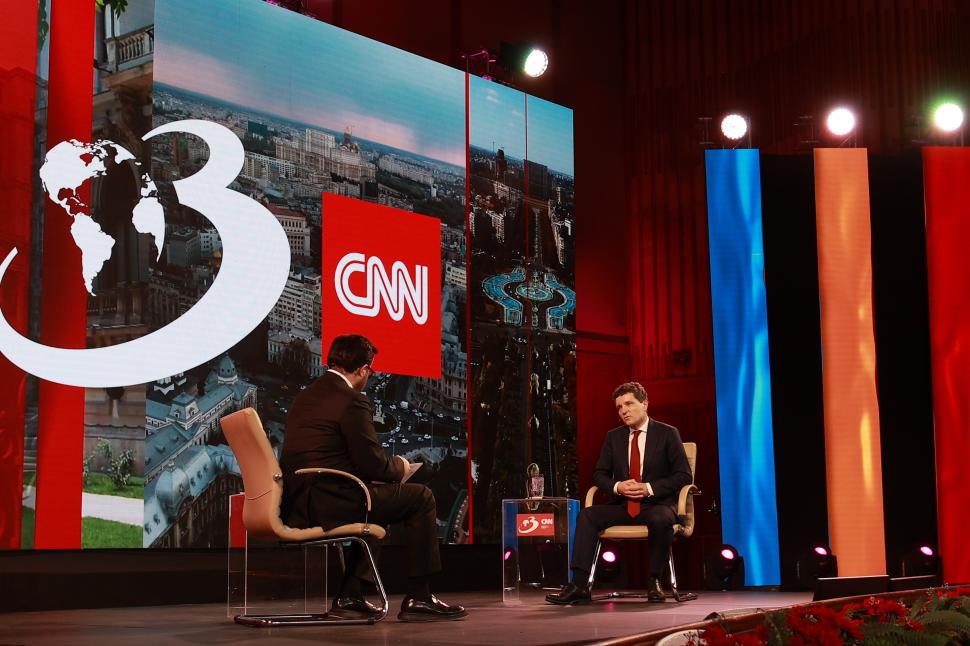 Din culisele dezbaterii-maraton „Un președinte în fața Națiunii”. Crin Antonescu și Nicușor Dan, în cea mai tensionată zi de campanie 963859