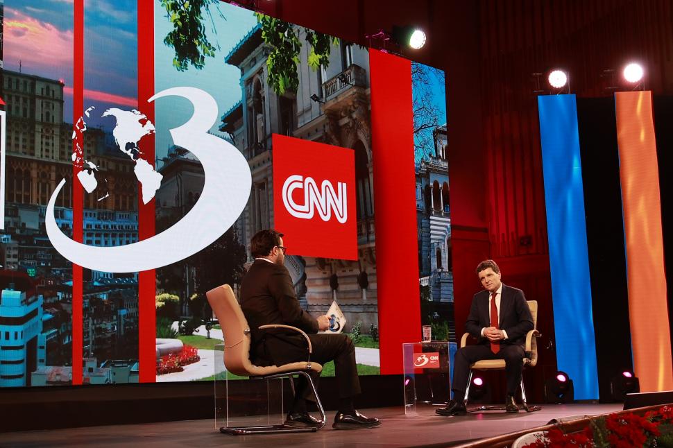 Din culisele dezbaterii-maraton „Un președinte în fața Națiunii”. Crin Antonescu și Nicușor Dan, în cea mai tensionată zi de campanie 963861