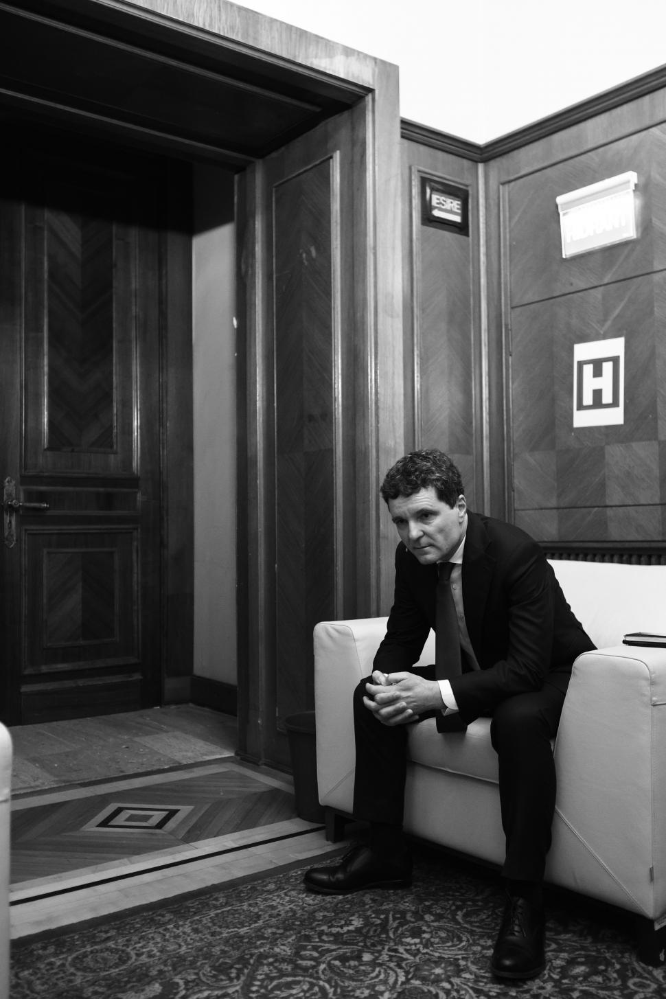 Din culisele dezbaterii-maraton „Un președinte în fața Națiunii”. Crin Antonescu și Nicușor Dan, în cea mai tensionată zi de campanie 963864