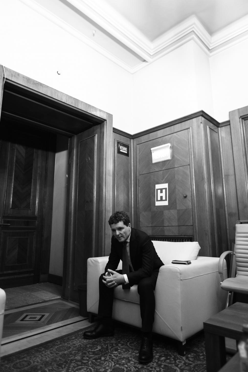 Din culisele dezbaterii-maraton „Un președinte în fața Națiunii”. Crin Antonescu și Nicușor Dan, în cea mai tensionată zi de campanie 963865