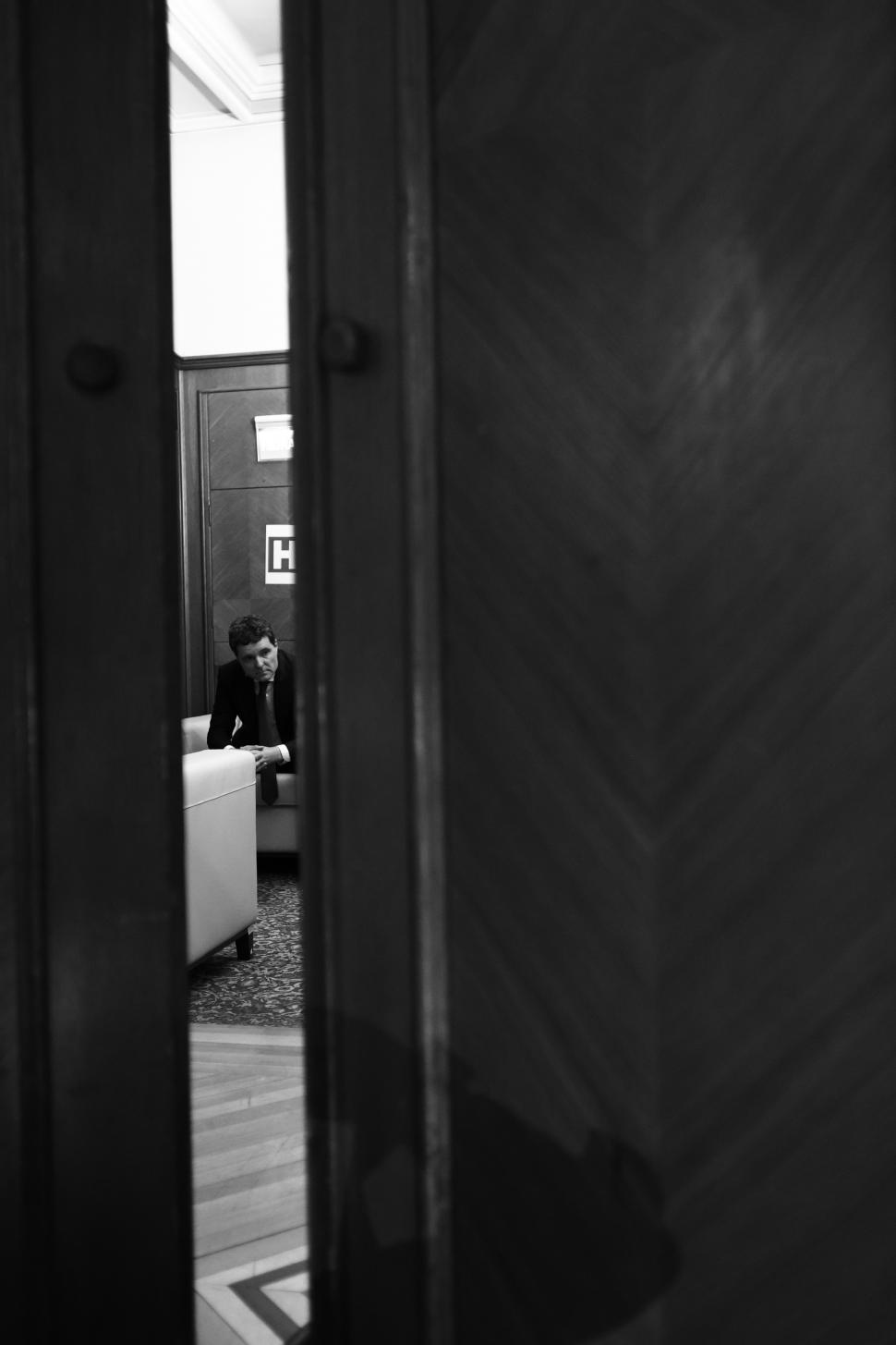 Din culisele dezbaterii-maraton „Un președinte în fața Națiunii”. Crin Antonescu și Nicușor Dan, în cea mai tensionată zi de campanie 963871