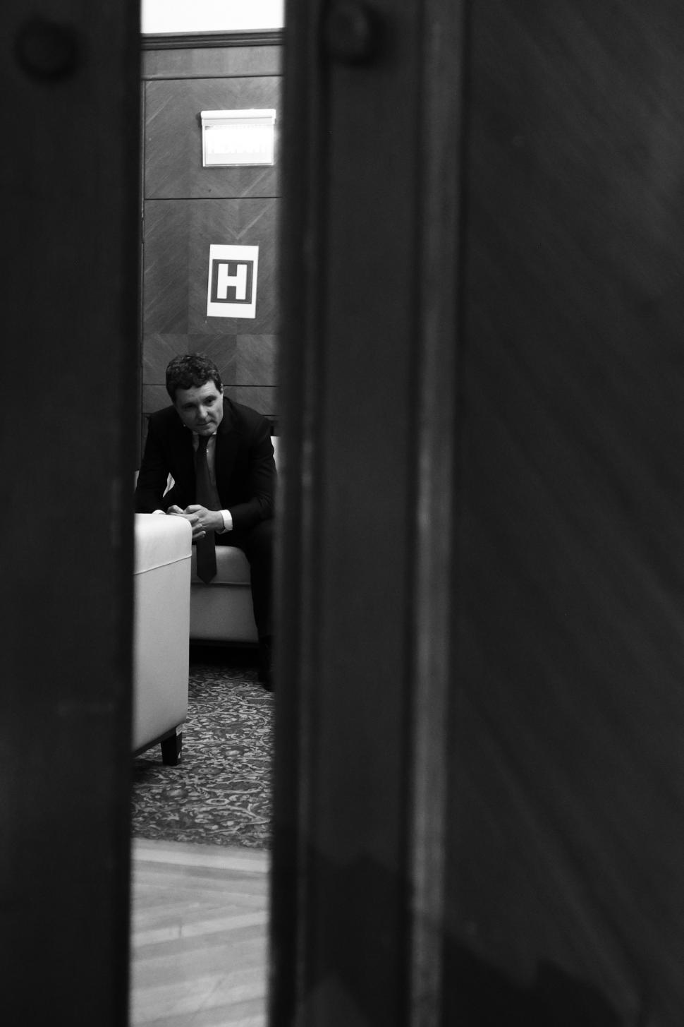 Din culisele dezbaterii-maraton „Un președinte în fața Națiunii”. Crin Antonescu și Nicușor Dan, în cea mai tensionată zi de campanie 963872