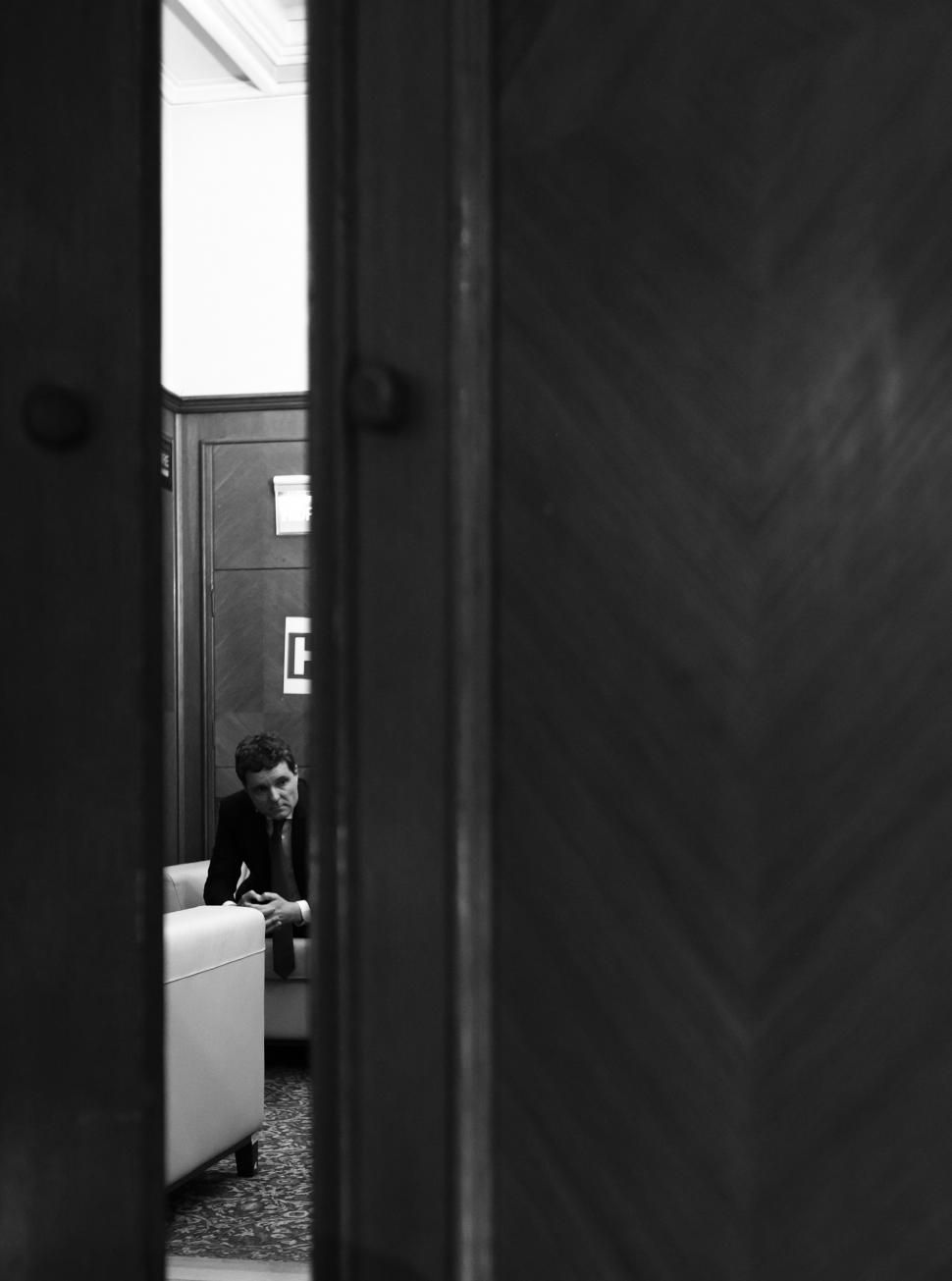 Din culisele dezbaterii-maraton „Un președinte în fața Națiunii”. Crin Antonescu și Nicușor Dan, în cea mai tensionată zi de campanie 963873